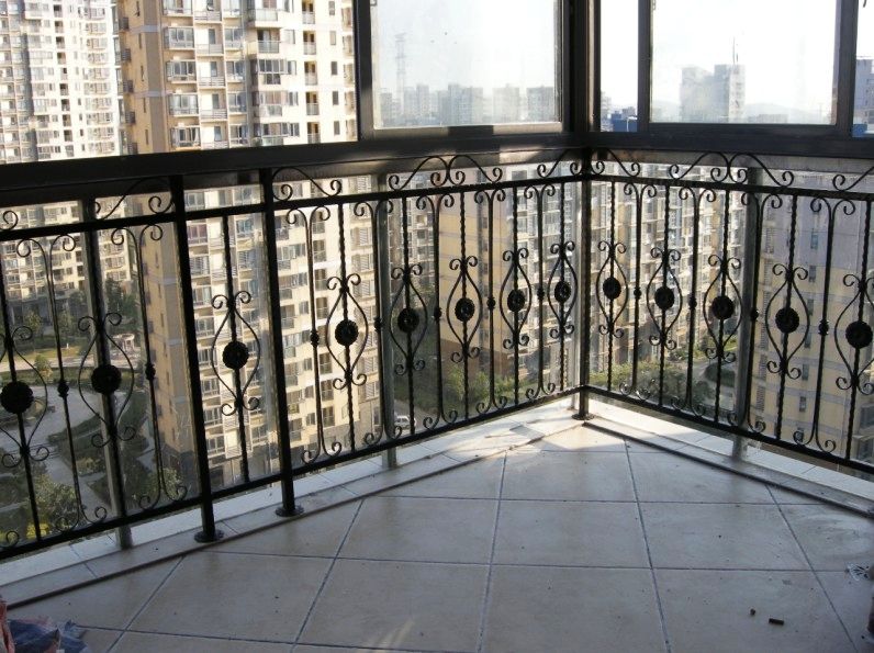 陽臺鐵藝護(hù)欄